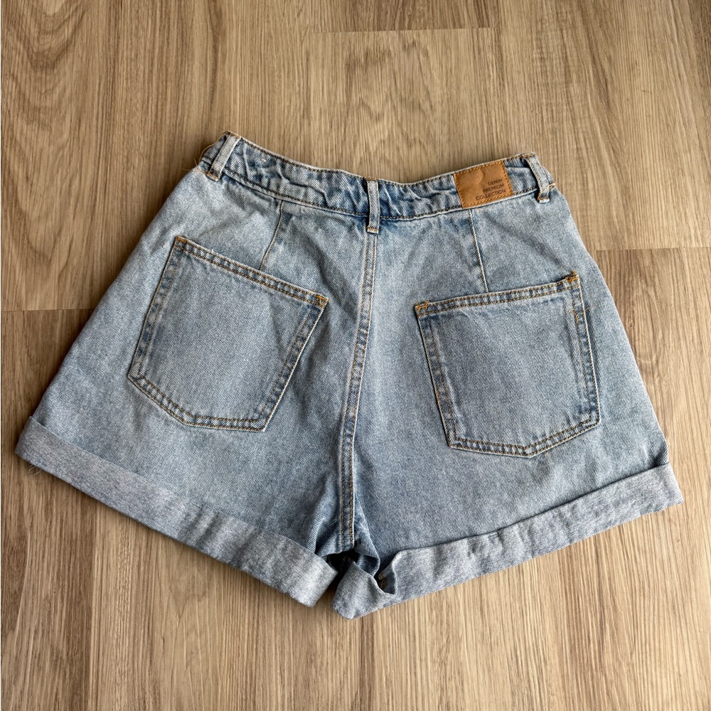 Love Tree Denim High Rise Pleated Cuffed Shorts Size Small - Picture 5 of 7